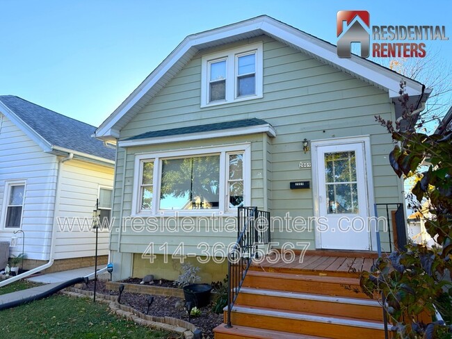 Building Photo - 2009 S 68th St