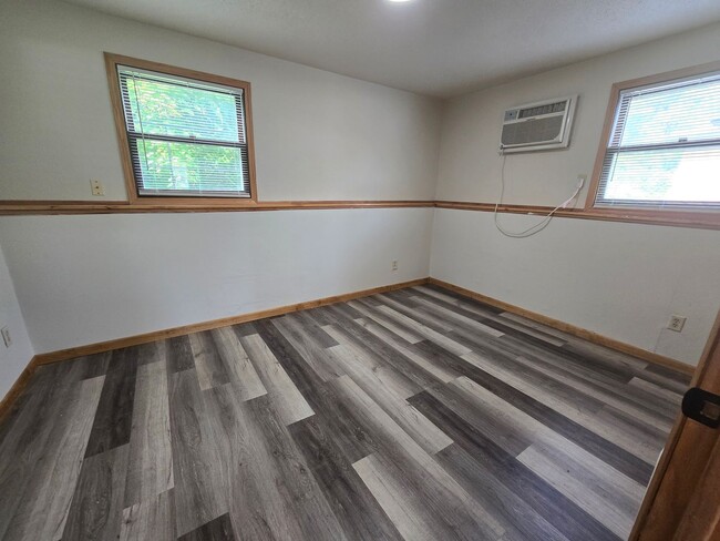 Building Photo - 2098 Imperial Ln