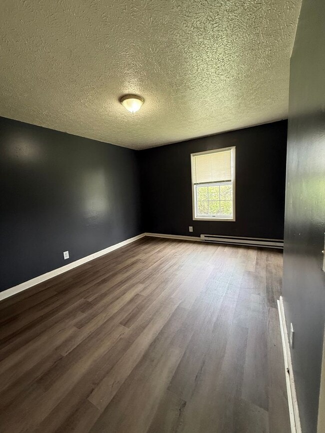 Building Photo - 2 Bedroom, 1 Bathroom Duplex in Gallatin! MOVE IN SPECIAL: FIRST FULL MONTHS RENT FREE!!