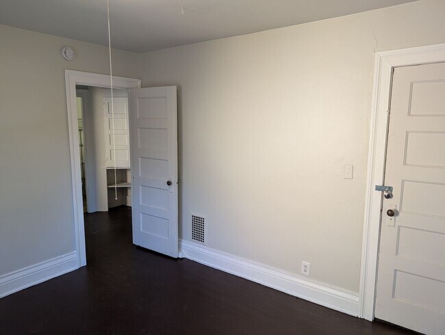 Building Photo - 114-116 Depew St