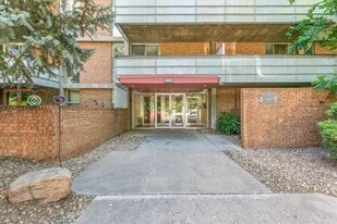 Building Photo - 2500 S York St