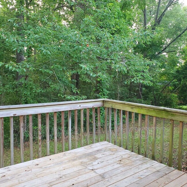 Building Photo - 122 Shadowood Dr