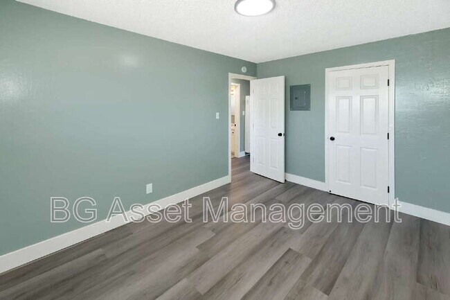 Building Photo - 1610 Sanford Ave