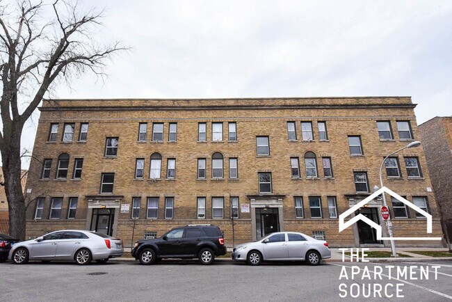 Building Photo - 2659 N Spaulding Ave