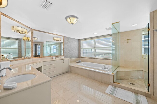 Building Photo - 2110 N Ocean Blvd