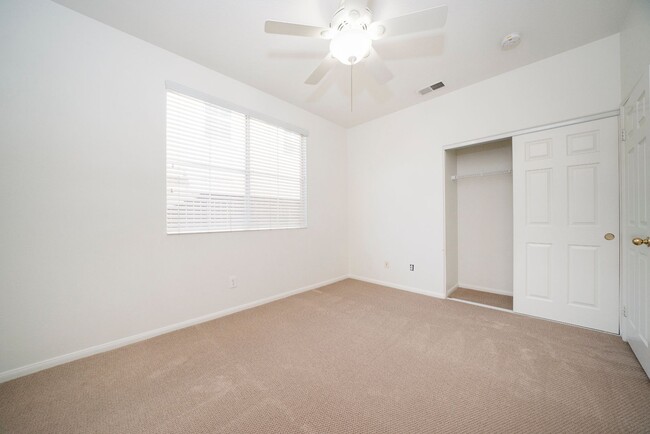 Building Photo - Charming Single Level Home in Oceanside