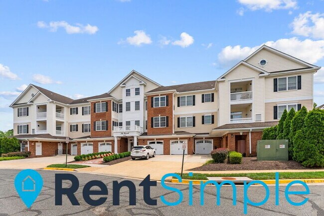 Building Photo - 15221 Royal Crest Dr