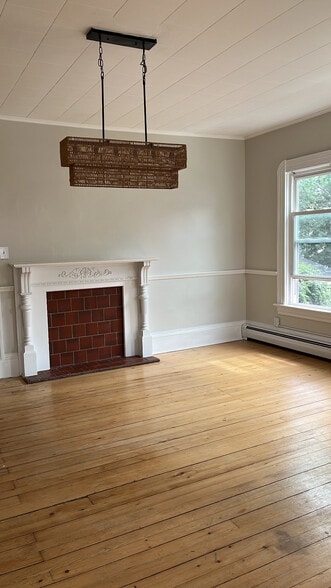 Building Photo - 533 Hanover St