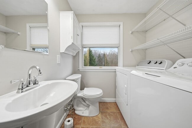 Building Photo - 184 Park St