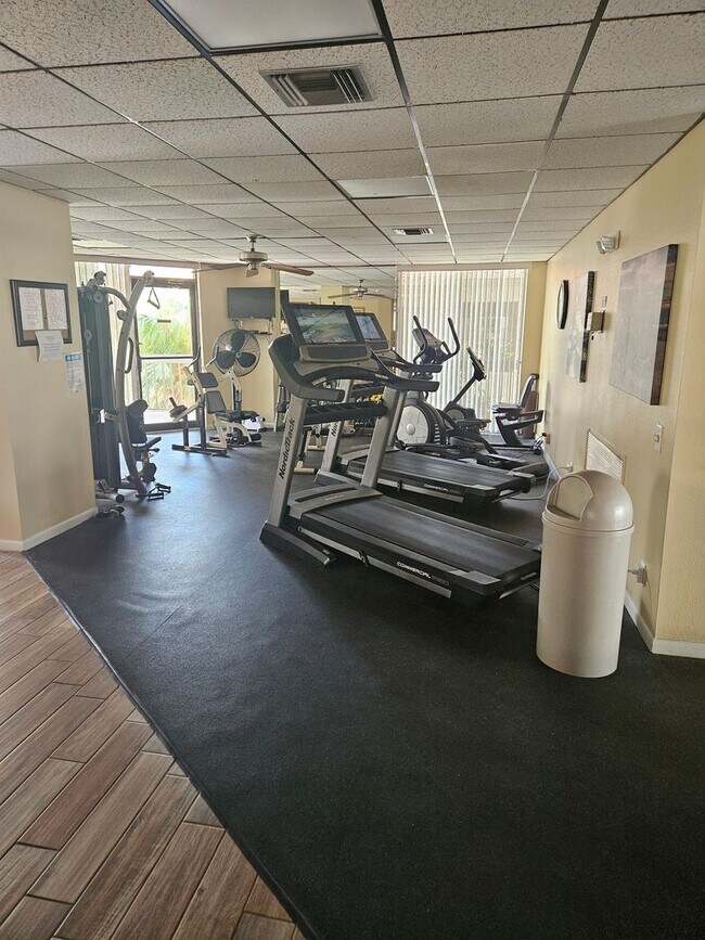 Building Photo - Move-In Special! Get November FREE When You Sign a 1-Year Lease!