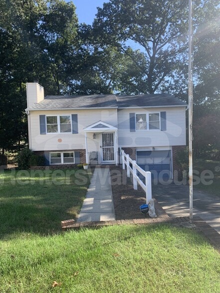 Primary Photo - 7107 Avesbury Ln