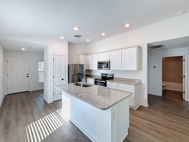 Building Photo - 1270 Ahoy Ave