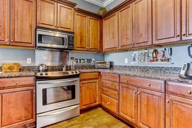 Building Photo - 425 East McDonough Street, Unit 310