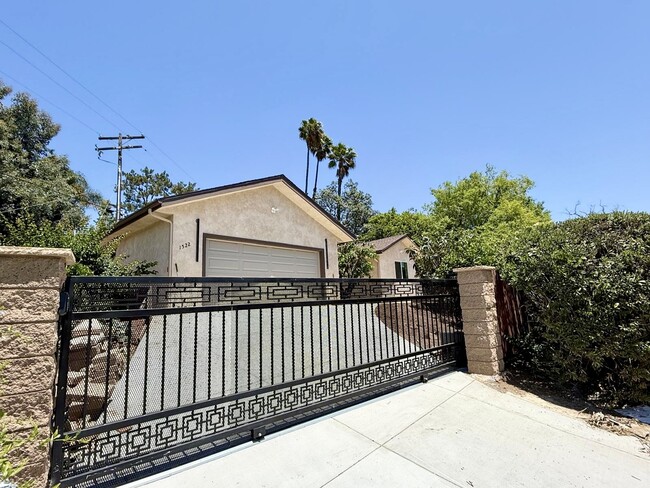 Building Photo - 1522-30 Falda Del Cerro Ct