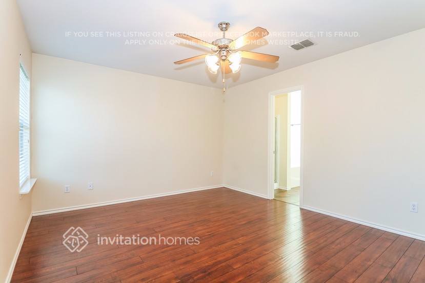 Building Photo - 1133 Park Glen