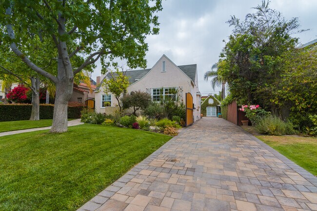 Building Photo - Charming 3 Bedroom 2 Bathroom Wilshire Vista Home with Bonus Room, Resort-Style Backyard and Heat...