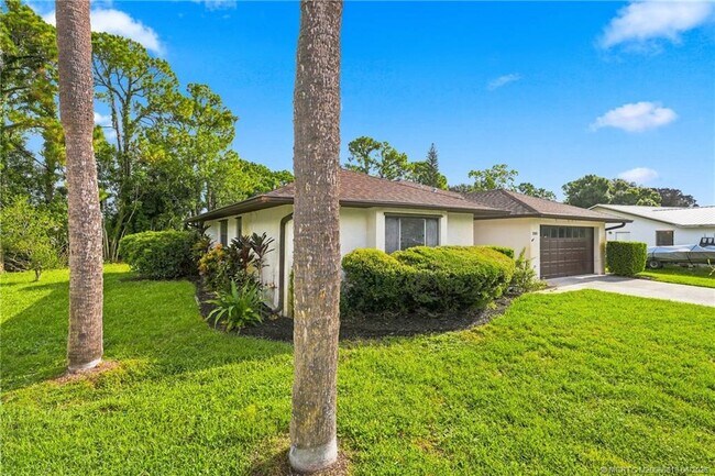 Building Photo - 2101 SE Dolphin Rd