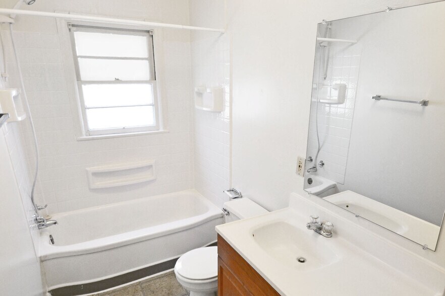 Bathroom - 409 E 7th St
