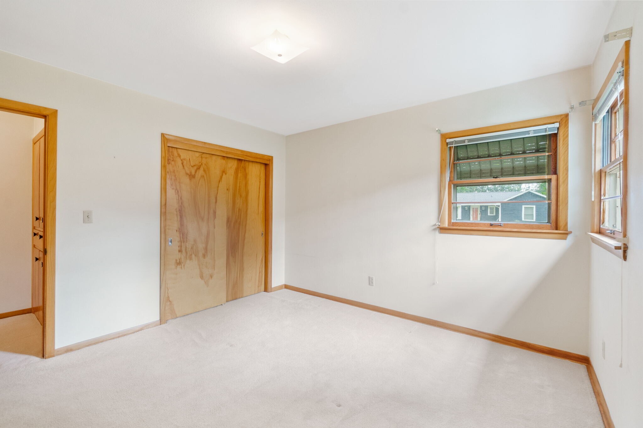 Building Photo - 1238 S Hill Dr