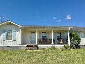 Building Photo - Charming 3BR House in Madisonville