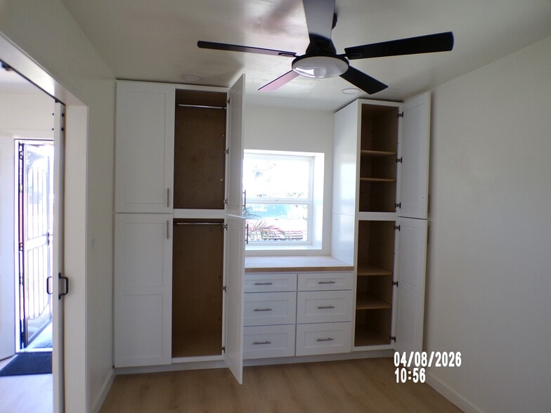 Building Photo - 2000 E 8th St