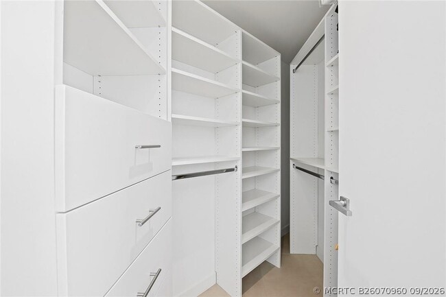 Building Photo - 401 N Birch Rd
