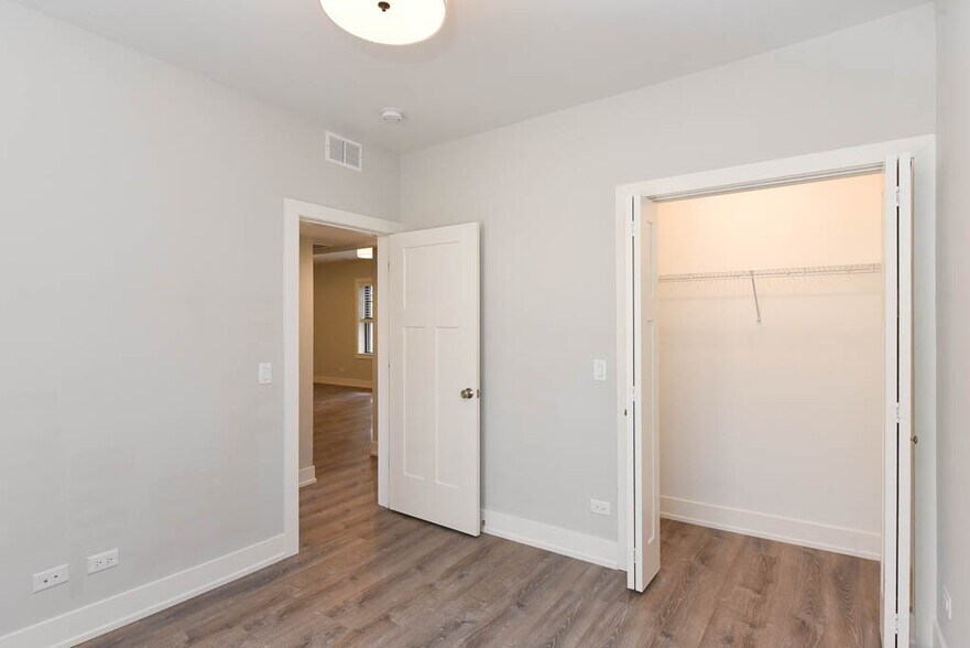 Building Photo - 1150 Maple Ave