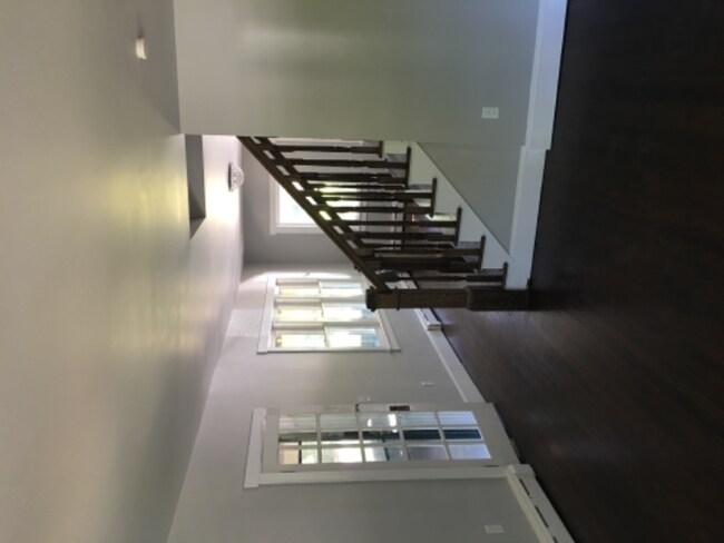 Building Photo - 137 Mountain Ave