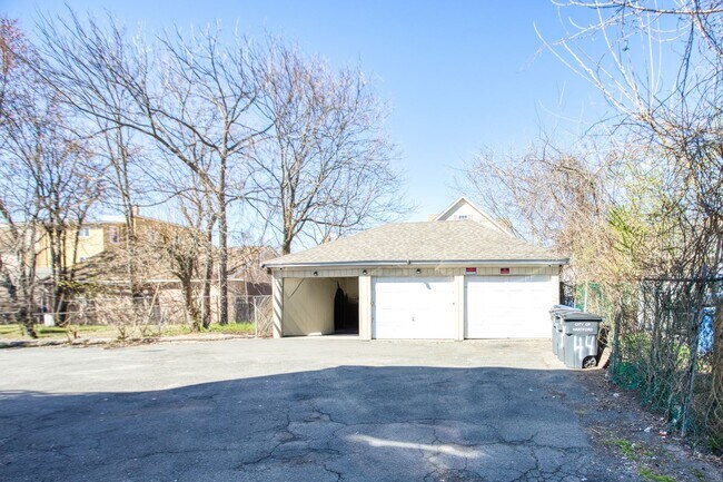 Building Photo - 44 Glendale Ave