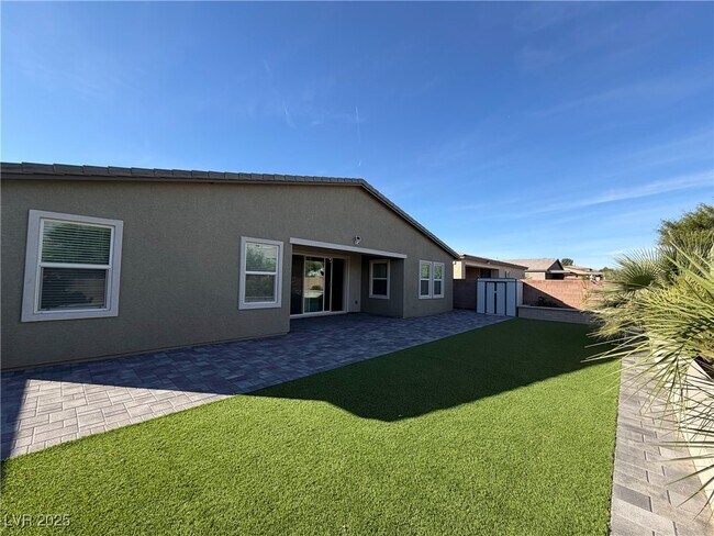 Building Photo - 6270 Lamont Hills Ave