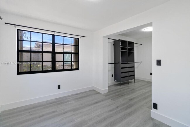 Building Photo - 1325 NW 51st St