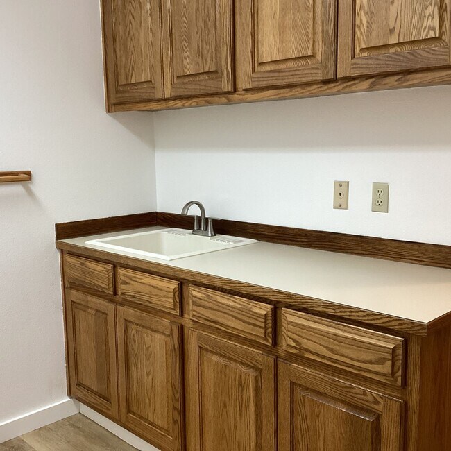 Building Photo - Ranch Style Rambler located in Stannwood