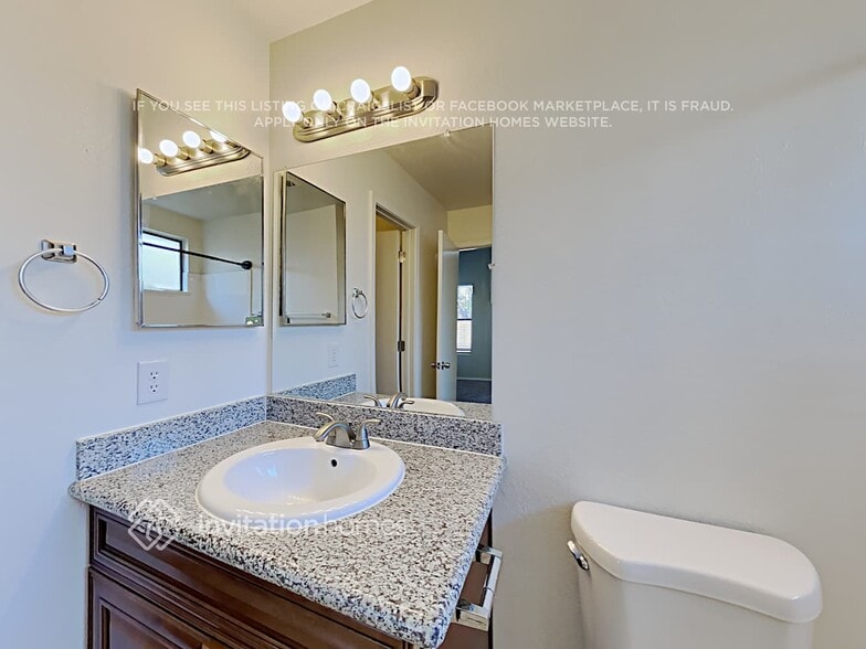 Building Photo - 4002 N 88th Ave