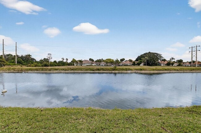 Building Photo - 18196 Clear Brook Cir