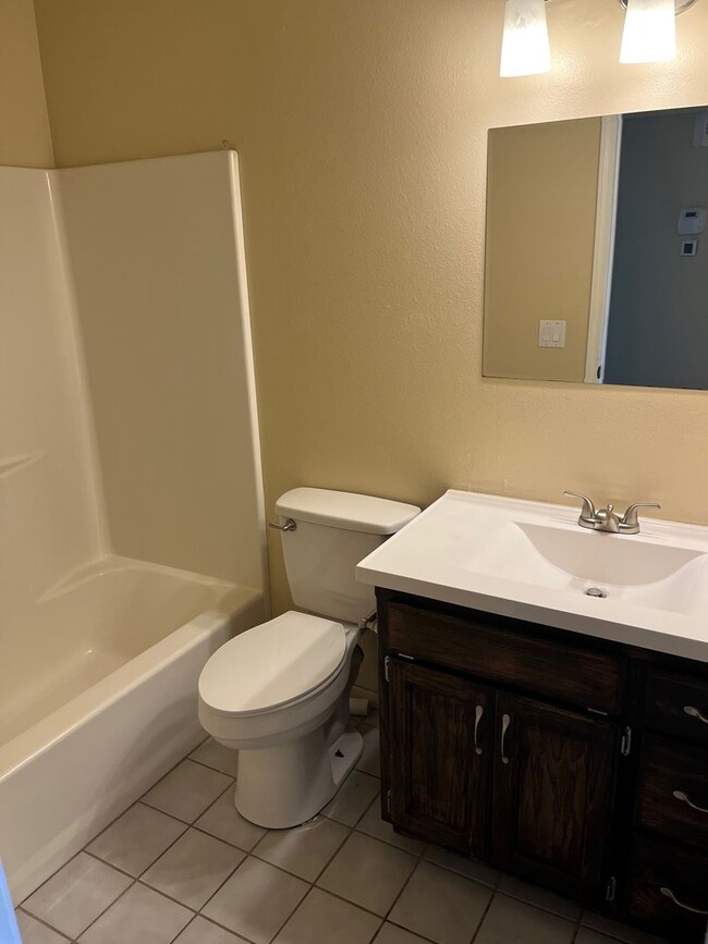 Building Photo - 3 Bed/ 2 Bath home in Nixa, MO