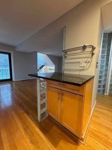 Building Photo - 1091 Harrison Ave