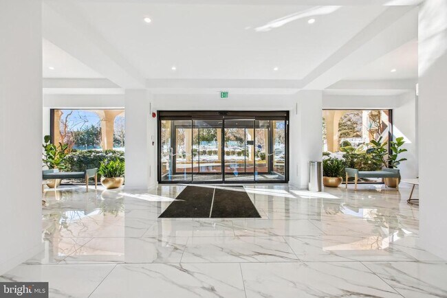 Building Photo - 501 Slaters Ln