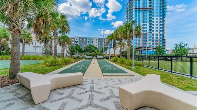 Building Photo - 1120 E Kennedy Blvd