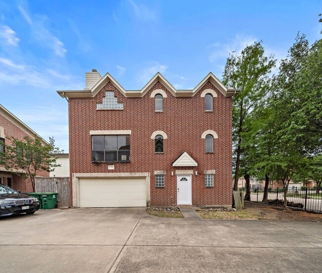 Building Photo - 9709 Riddlewood Ln