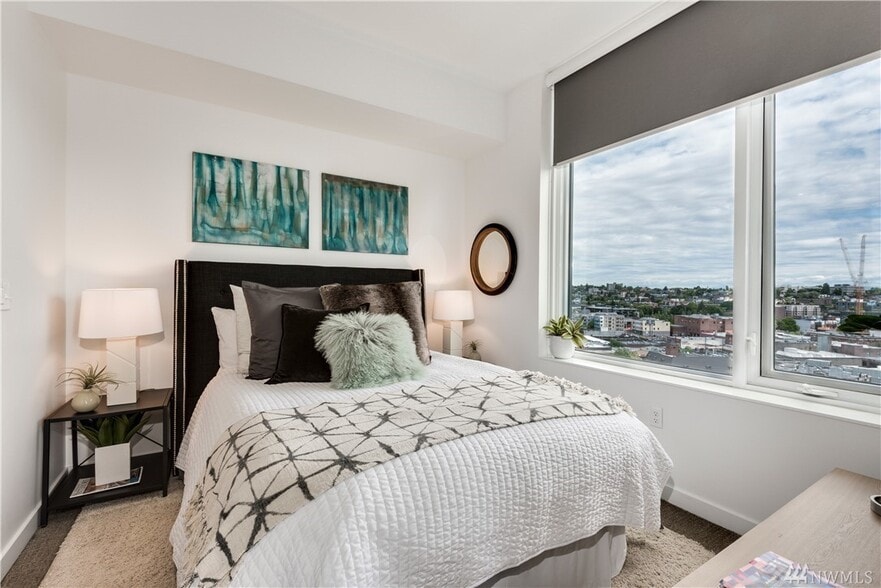 Building Photo - 1321 Seneca St