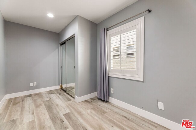 Building Photo - 1112 S Highland Ave