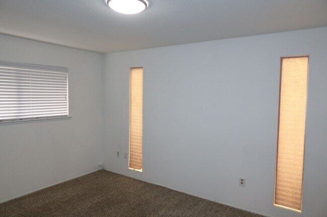 Building Photo - 7374 Farm Dale Wy