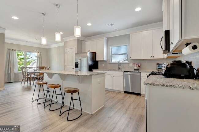 Building Photo - 10 Vintage Ave