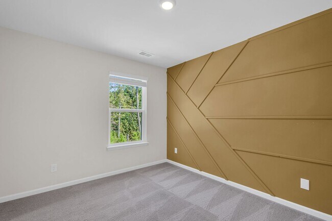 Building Photo - 4 Bedroom 3 Bath Home in Summerville!