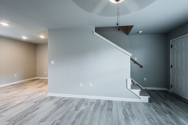 Building Photo - 229 Whispering Hills Blvd