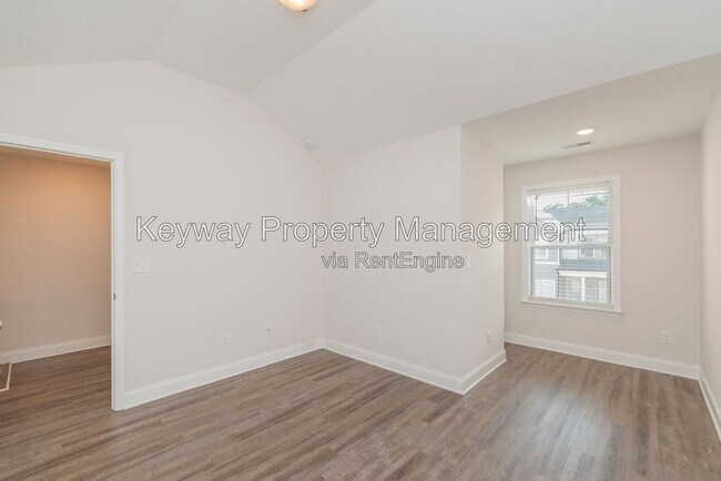 Building Photo - 319 Sumac Trail