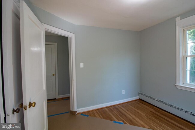 Building Photo - 7210 Hickory St
