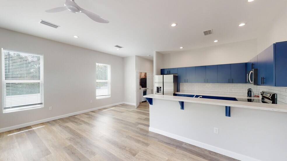 Building Photo - 1820 E Robinson St