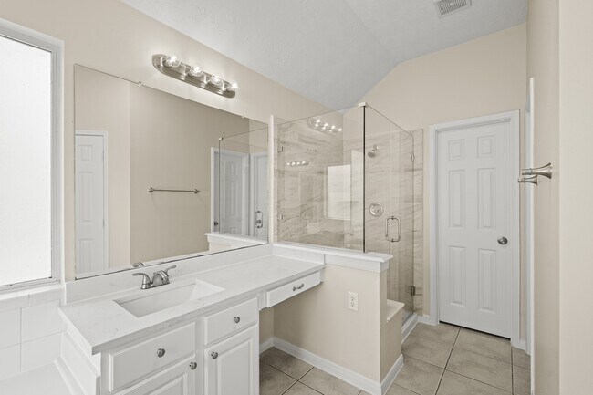 Building Photo - 3002 Palace Oaks Dr