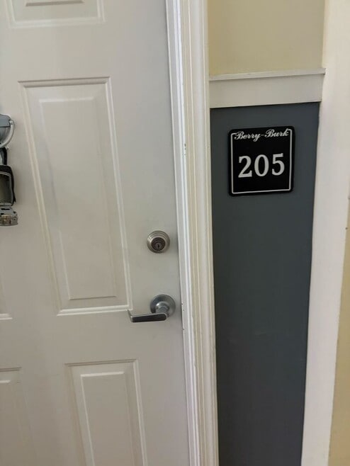 Building Photo - 525 E Grace St